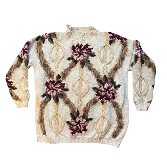 Elegant Cream Floral Turtleneck Sweater - Picture 2 of 15